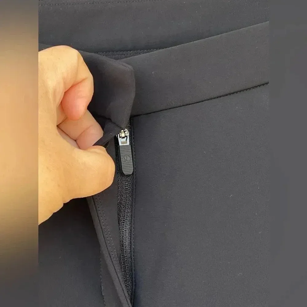 Lululemon pants size 0 in black - Image 6