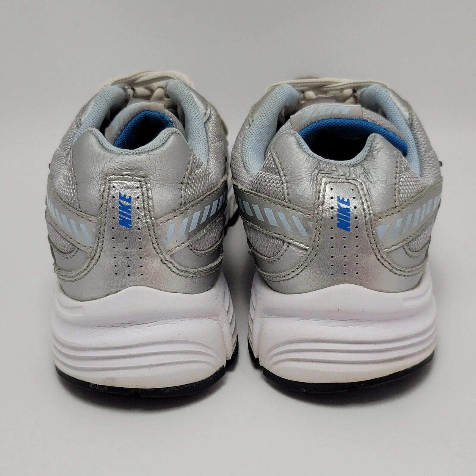 Nike Womens Gray White Initiator 394053-001 Lace Up Mid Athletic Shoes Size 8.5 - Image 2