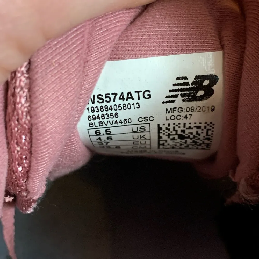 Adidas NMD R2 Women’s 8.5 Ash Pink - Image 4