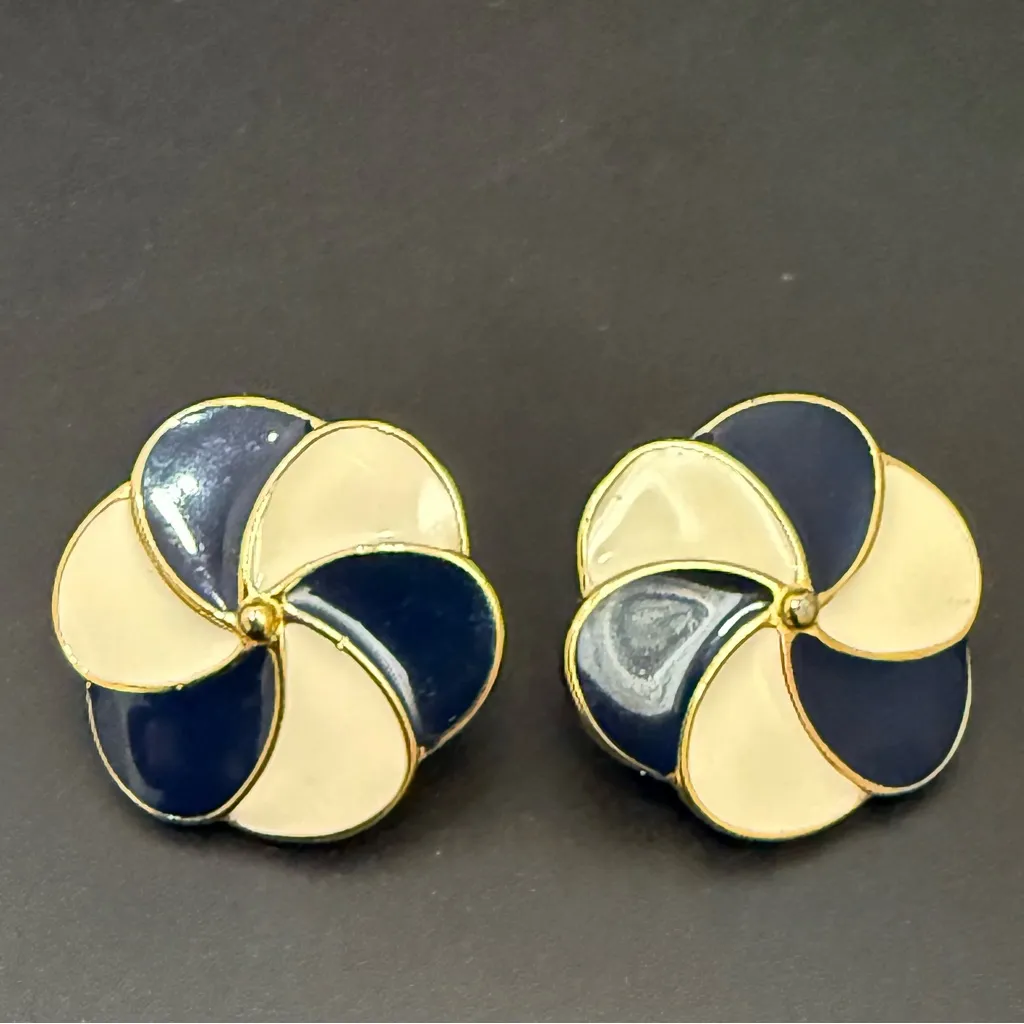 Vintage MONET Navy Blue Black/Beige Enameled Pinwheel Flower Pierced Earrings Black - Image 6