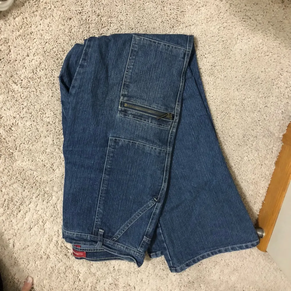 Women’s Gloria Vanderbilt size 8 jeans - Image 10