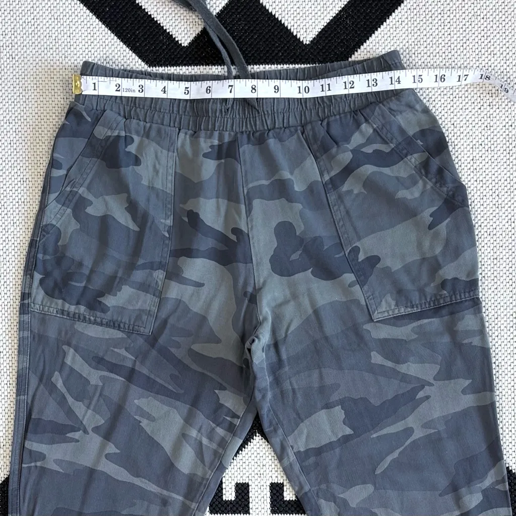 Splendid Camo Jogger Pants in Gray Green Small - Image 4