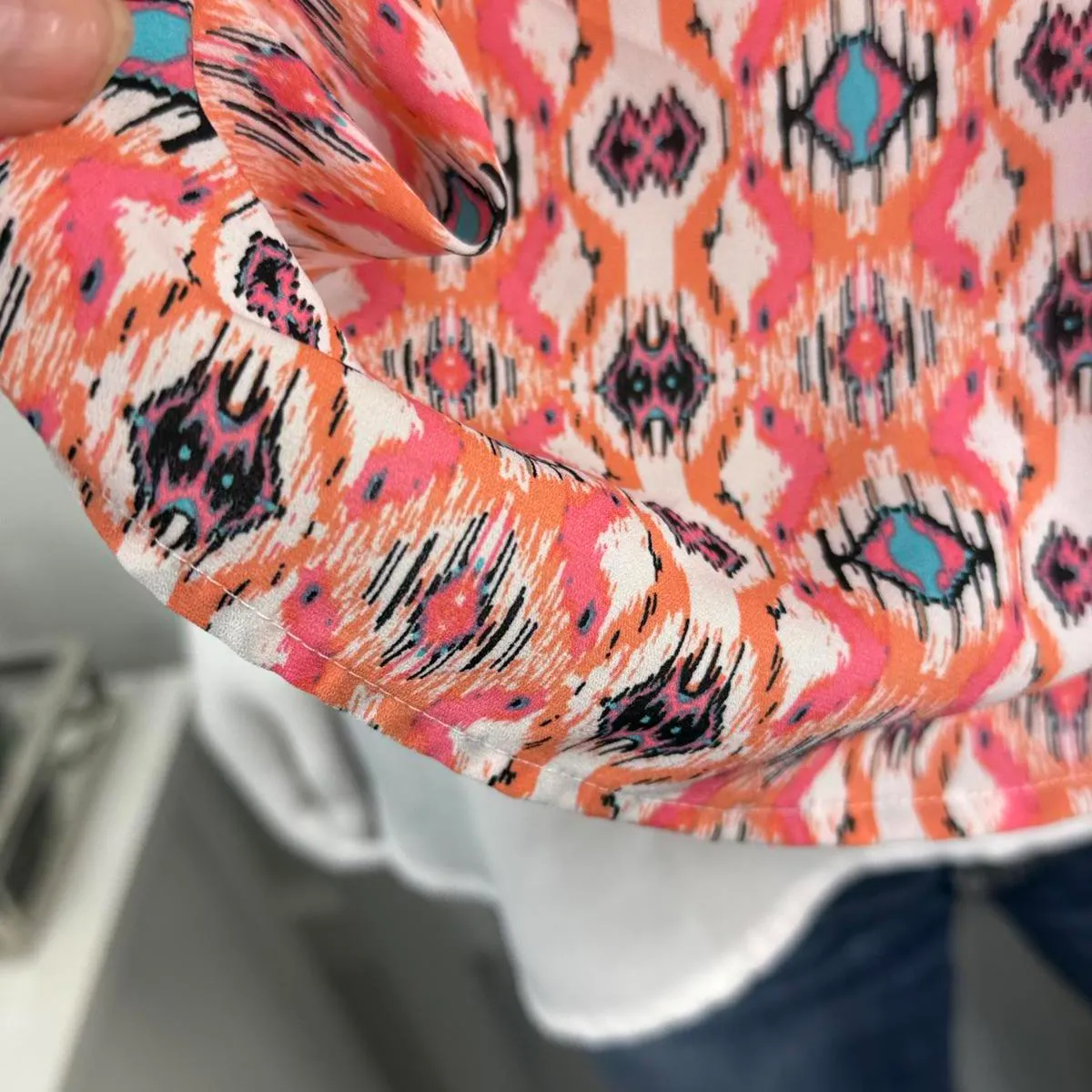 Beautiful Relativity Sleeveless Top‎ Size M - Image 3