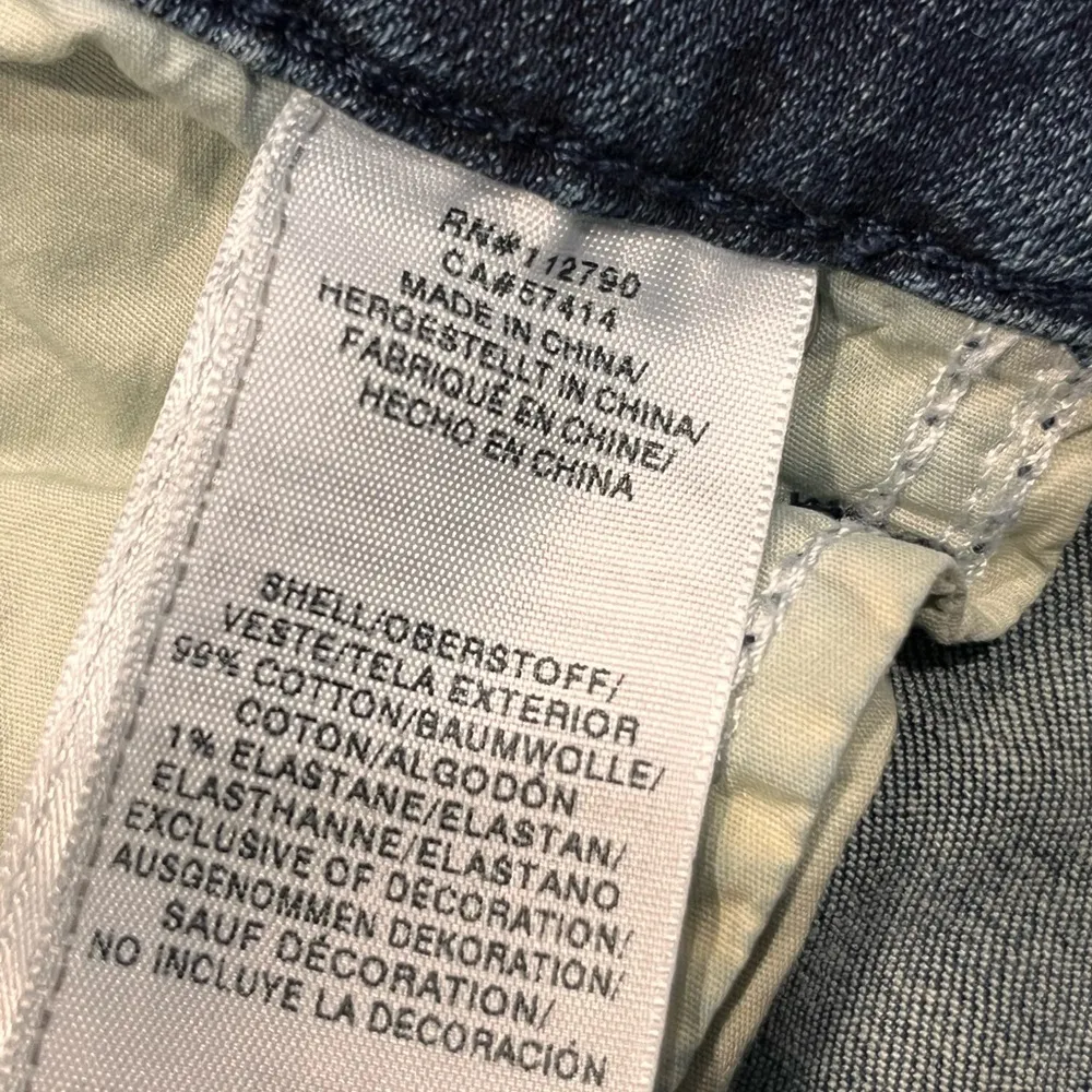 True Religion Emma Low Rise Dark Wash Raw Hem Denim Jean Shorts size 27 - Image 7