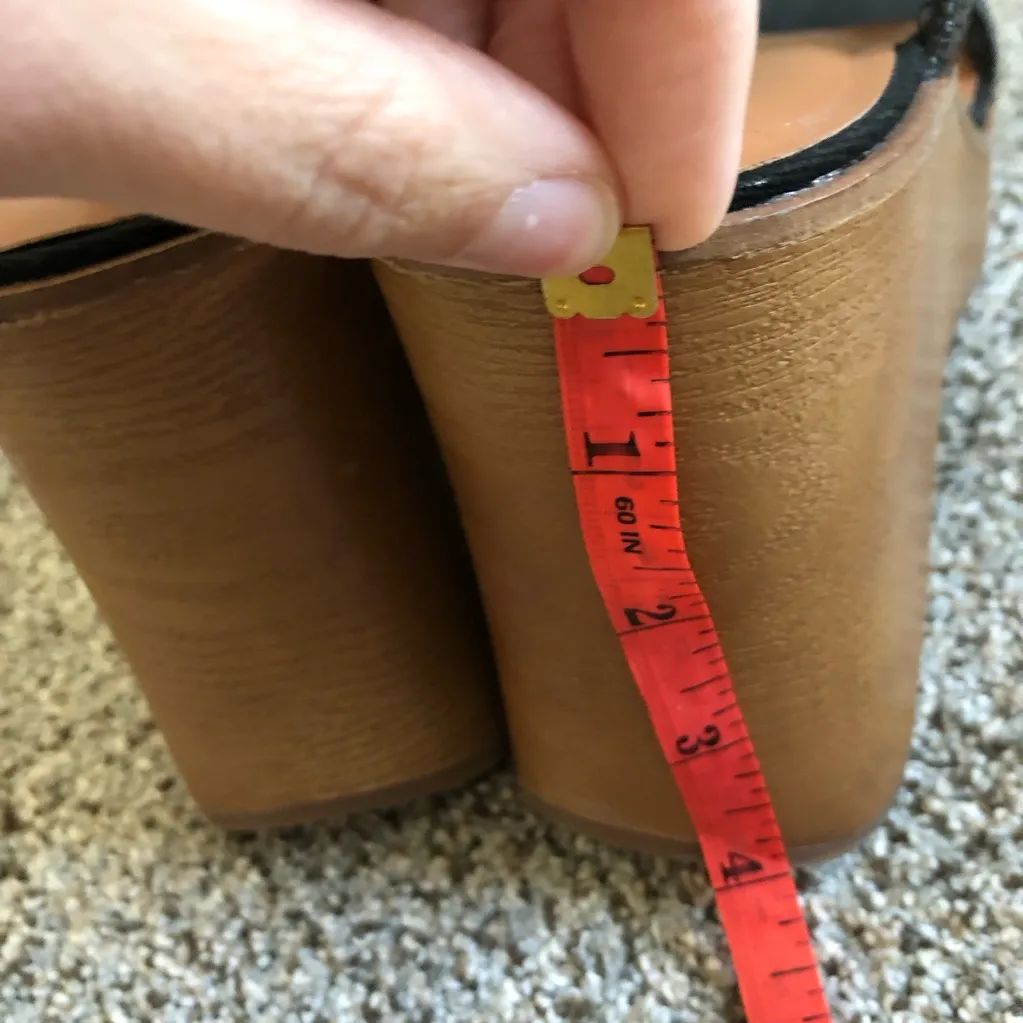 Lucky Brand Black and Tan Wedge Sandals Womens 9.5M - Image 6