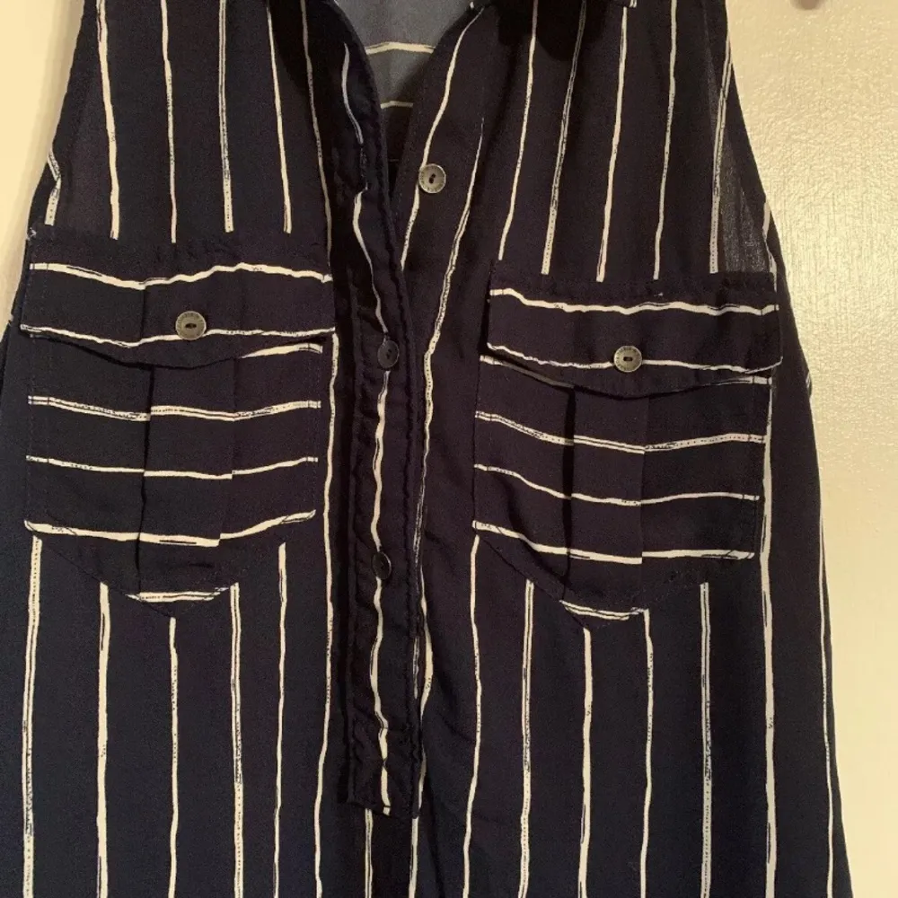 NWOT  Sleeveless Shirt Dress Size Medium - Image 6