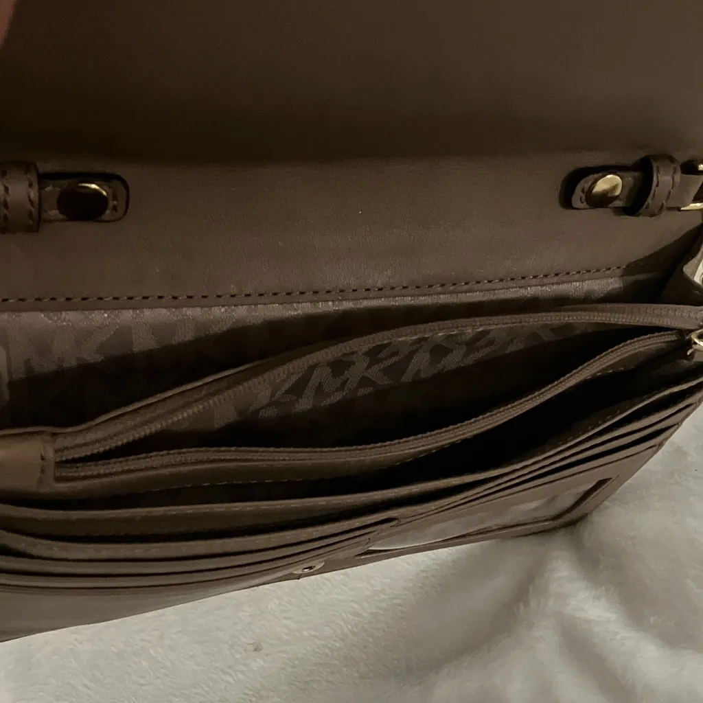 Michael Kors Brown Crossbody Bag with Gold Chain - Image 4