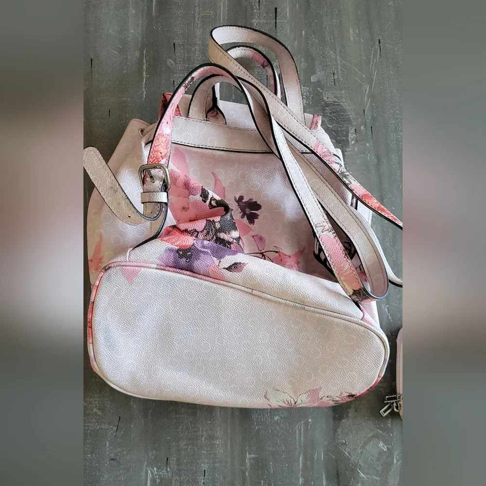 Guess Vintage  Backpack and Matching Wallet - Image 12