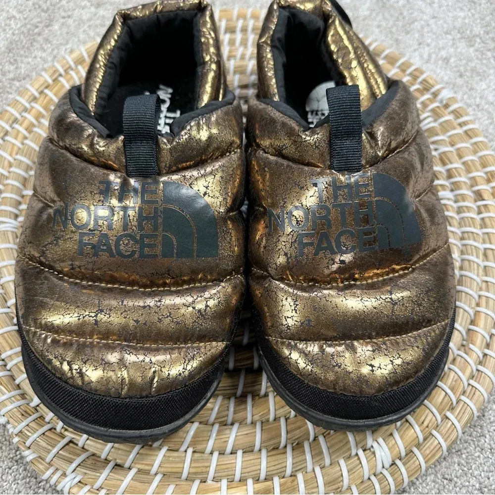 The North Face Women’s Nuptse Mule Slippers 75% Goose Down Gold Black Size 6 - Image 4