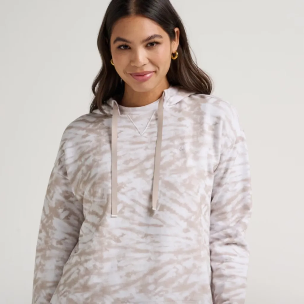 Travis Mathew Women’s Long Sleeve White Cream Tan Hoodie size Small - Image 3