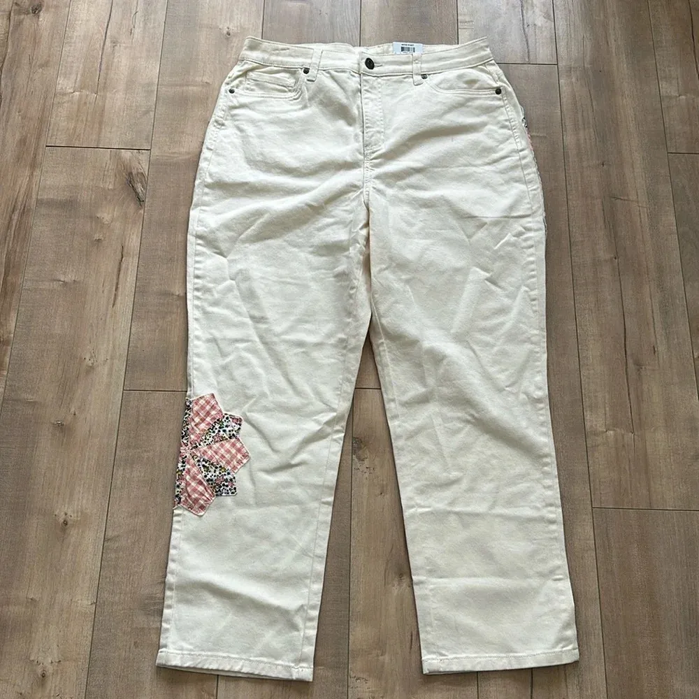 NWT Style & Co Floral Flower Patch Mid Rise Straight Leg Mom Jeans Sz 12 - Image 2