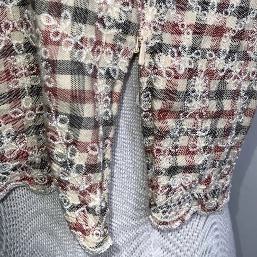 American Eagle Gray & Red Checkered Cropped Spaghetti Strap Tank Top L - Image 10