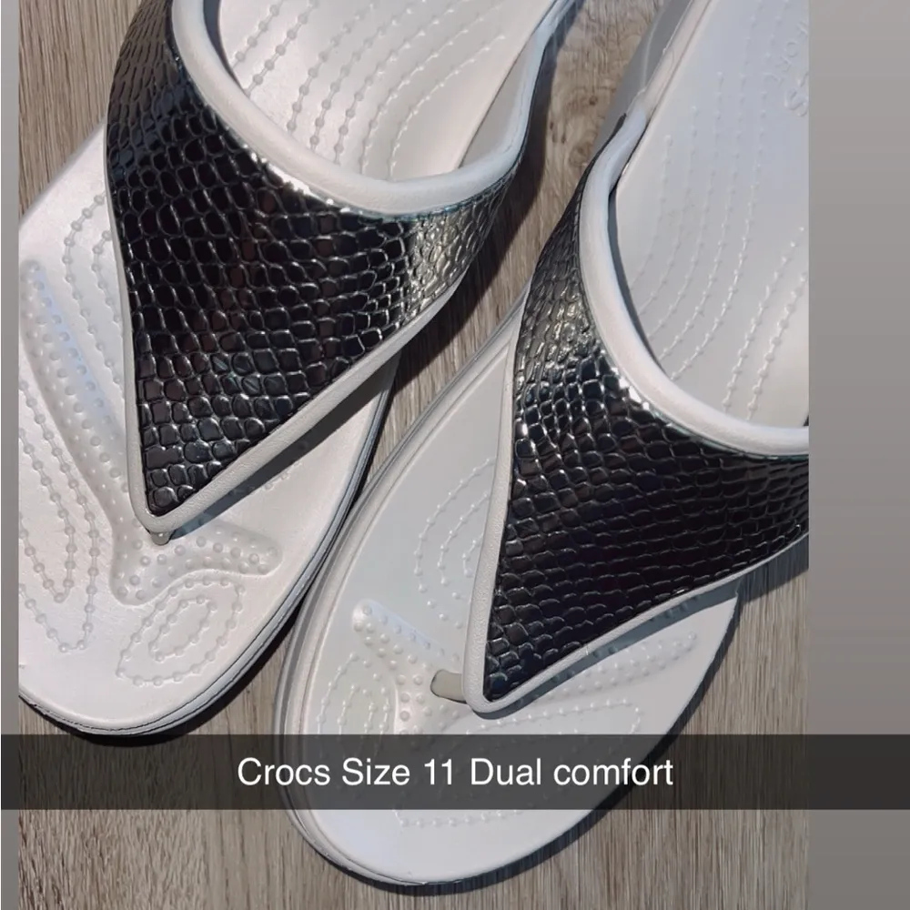 Crocs 🖤🩶🩶 Monterey Metallic Gray Wedge Flip Shoes Sandals Women’s US Size 11 - Image 6