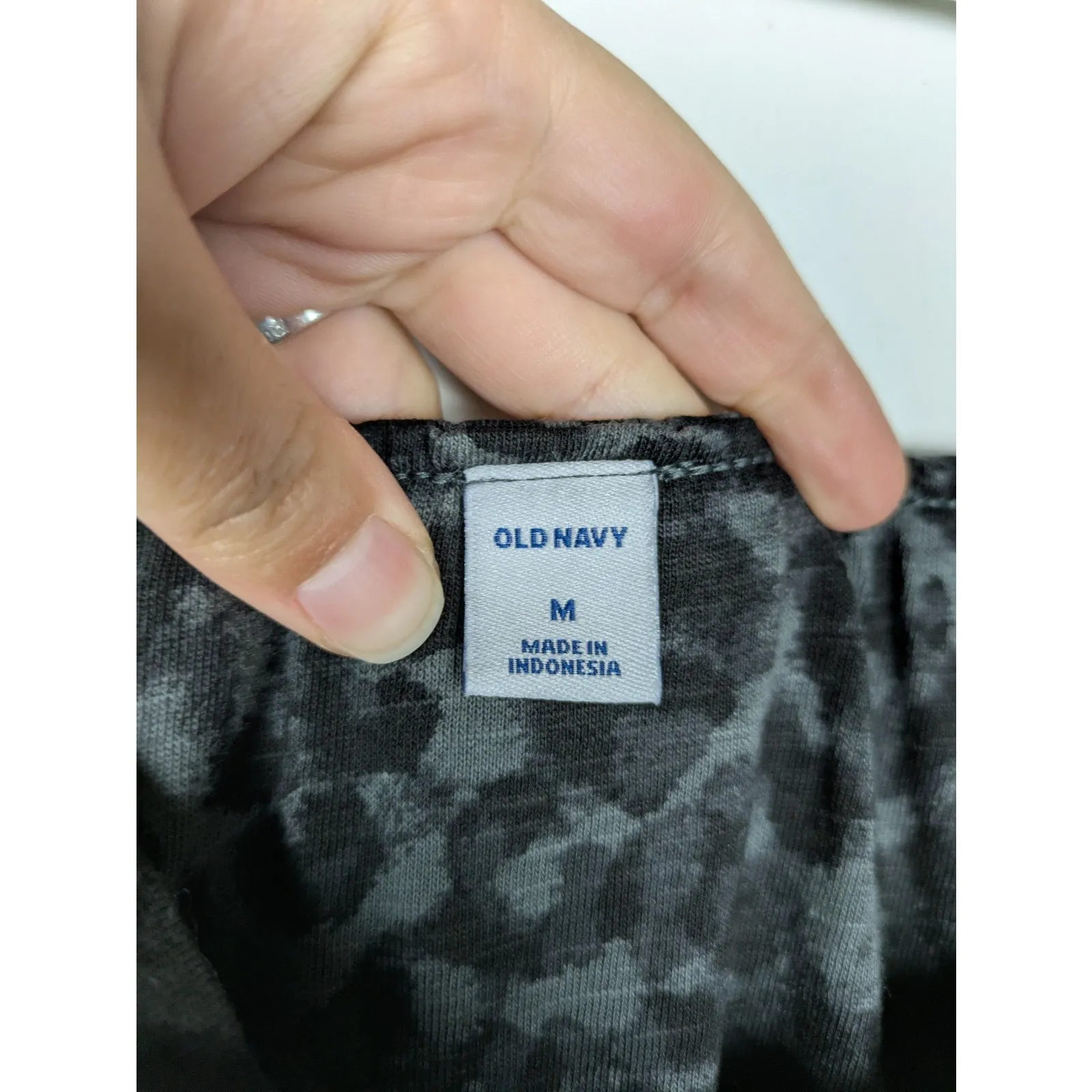 OLD NAVY Grey Black Leopard Sleeveless Cropped Cami Jumpsuit Women's Medium - Image 5