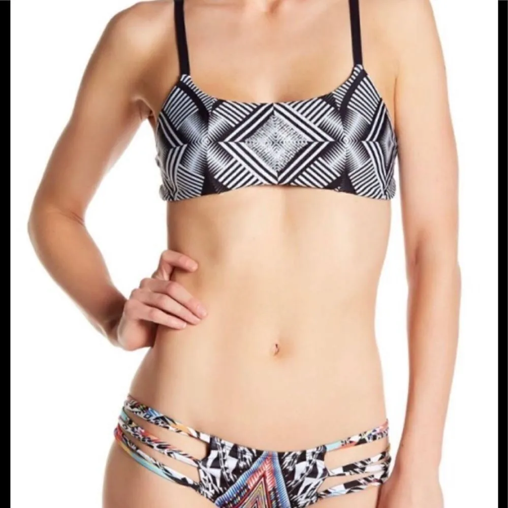 PILYQ Geometric diamond top and strappy bottom.D-cup/M-bottom - Image 3