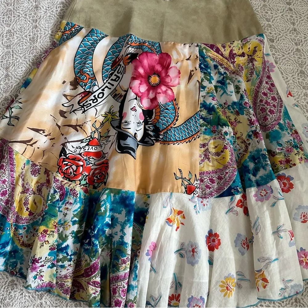 Stiletto Y2K Graphic Print Skirt Size 6 - Image 6