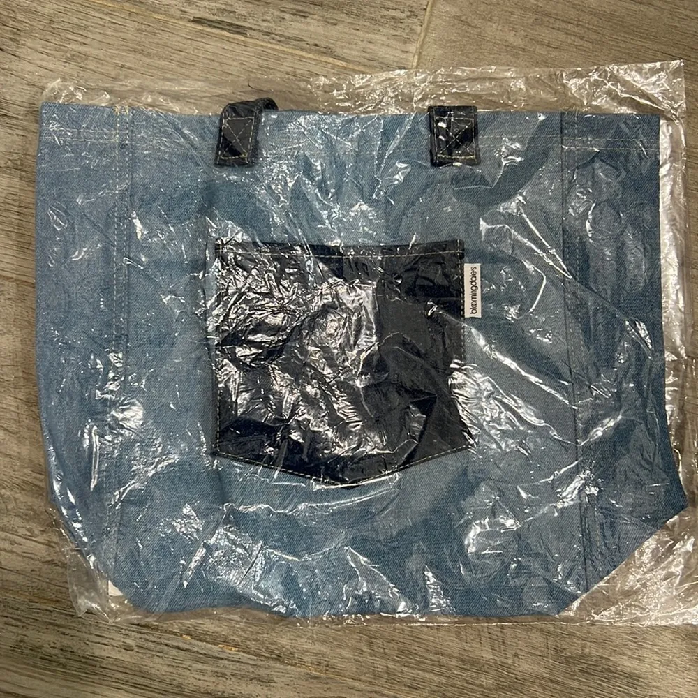 Bloomingdale’s Denim tote bag - Image 4