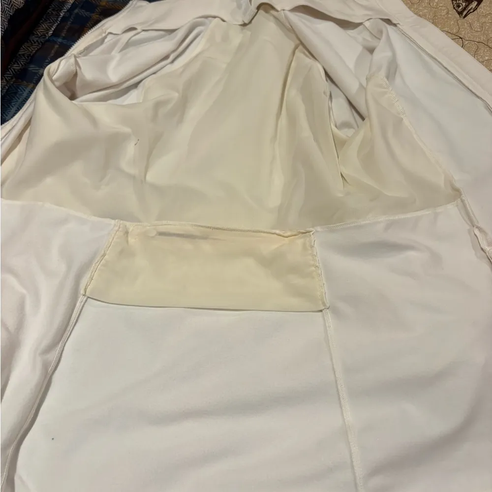 Fabletics  Cream Performance Jacket women’s - Image 9