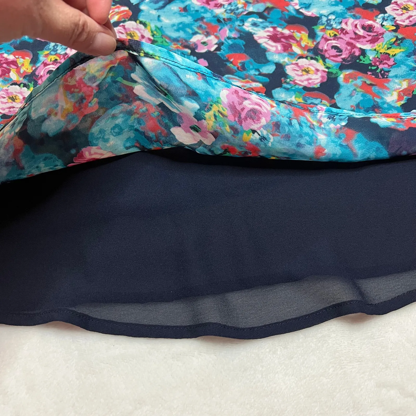 Romeo & Juliet Sleeveless V-Neck Flowy Floral Blouse Size S Bloomcore Summer - Image 8