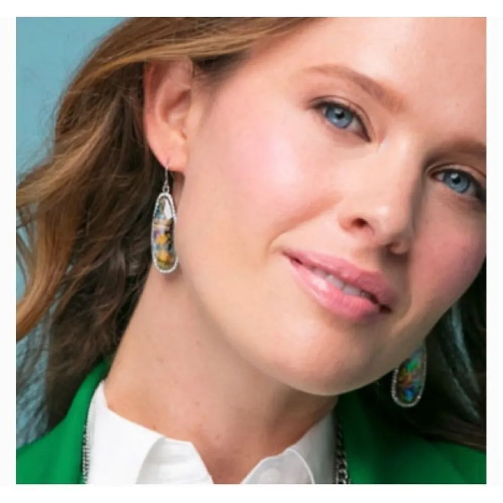 Premier Designs mother of pearl Flaunt earrings - Image 10