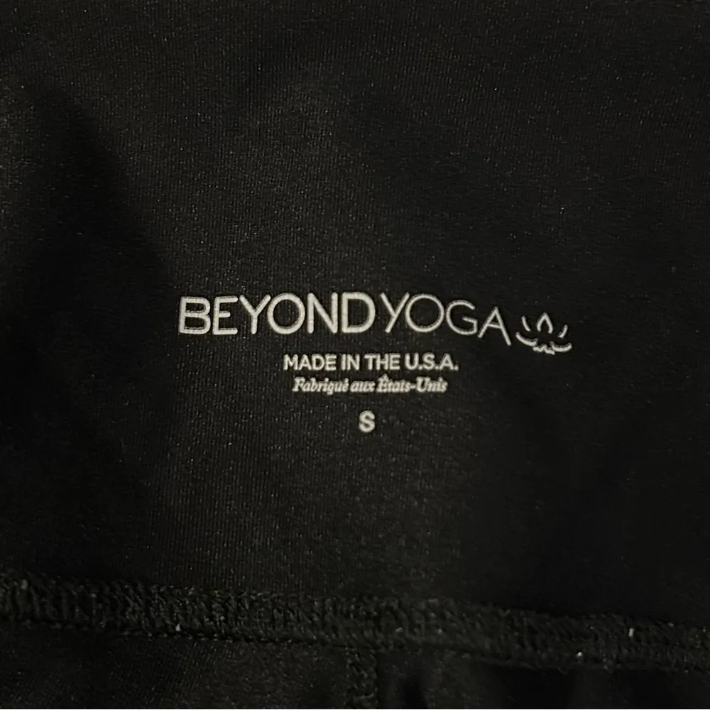 Beyond Yoga Full Length High Waist Black Leggings W/ Gold Sun & Moon Print Small - Image 7