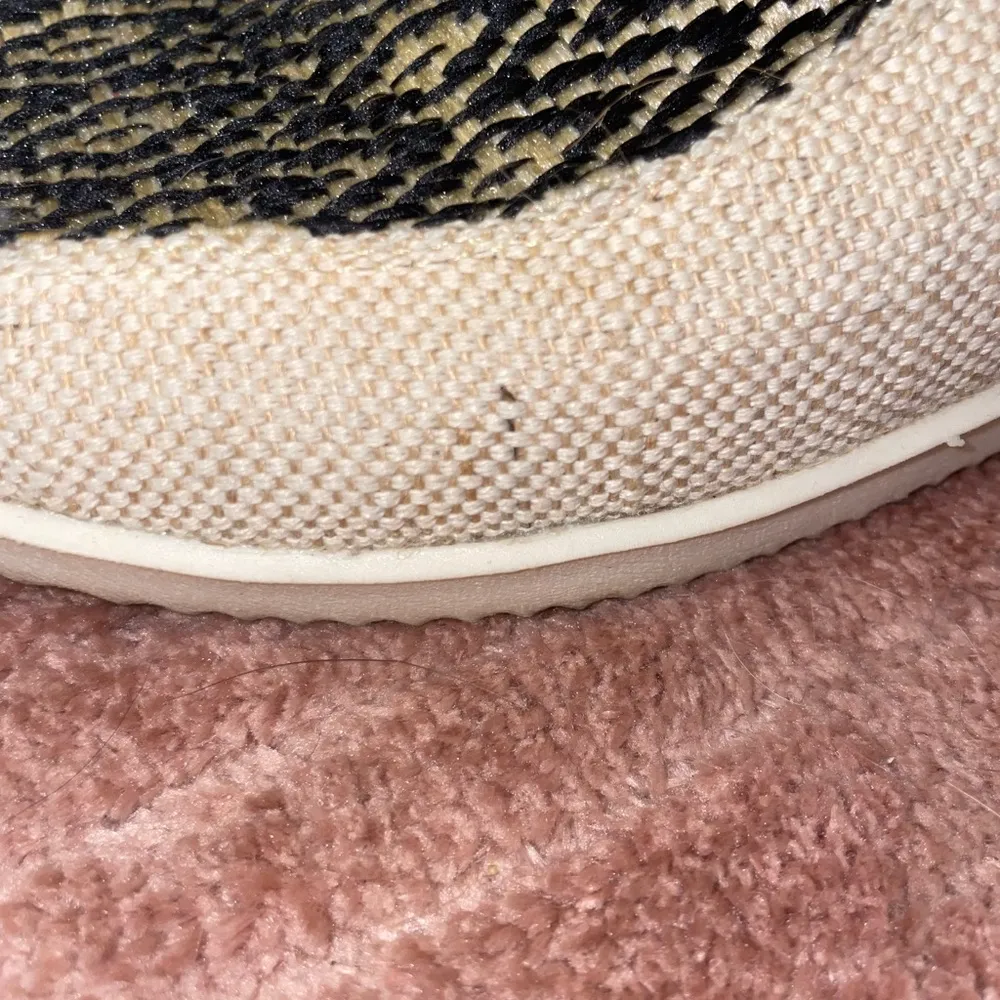 Everglades Beige and Black Patterned Shoes Size 6 - Image 4