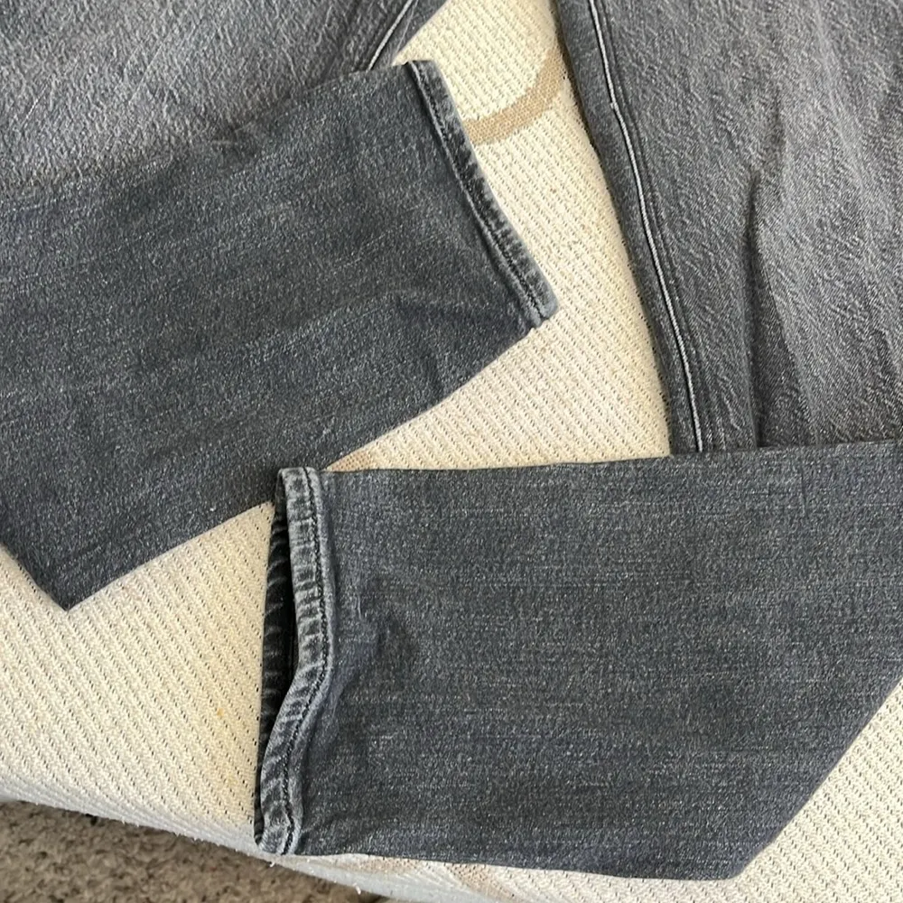 American Eagle Outfitters Strigid Mom Jean black Denim Jeans, size 2 - Image 13