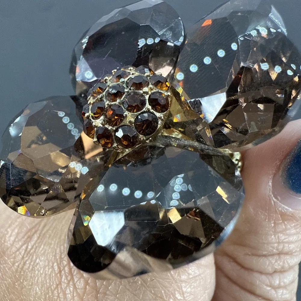 Brand New Crystal Cocktail Flower Ring Big Vintage Ring Stretchy Band Brown - Image 3