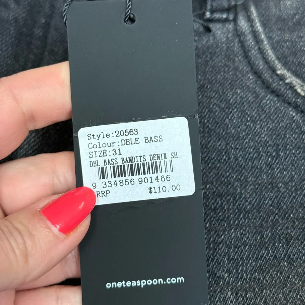 One Teaspoon Bandits Low Waist Distressed Denim Shorts Black Fade Size 31 NWT - Image 3