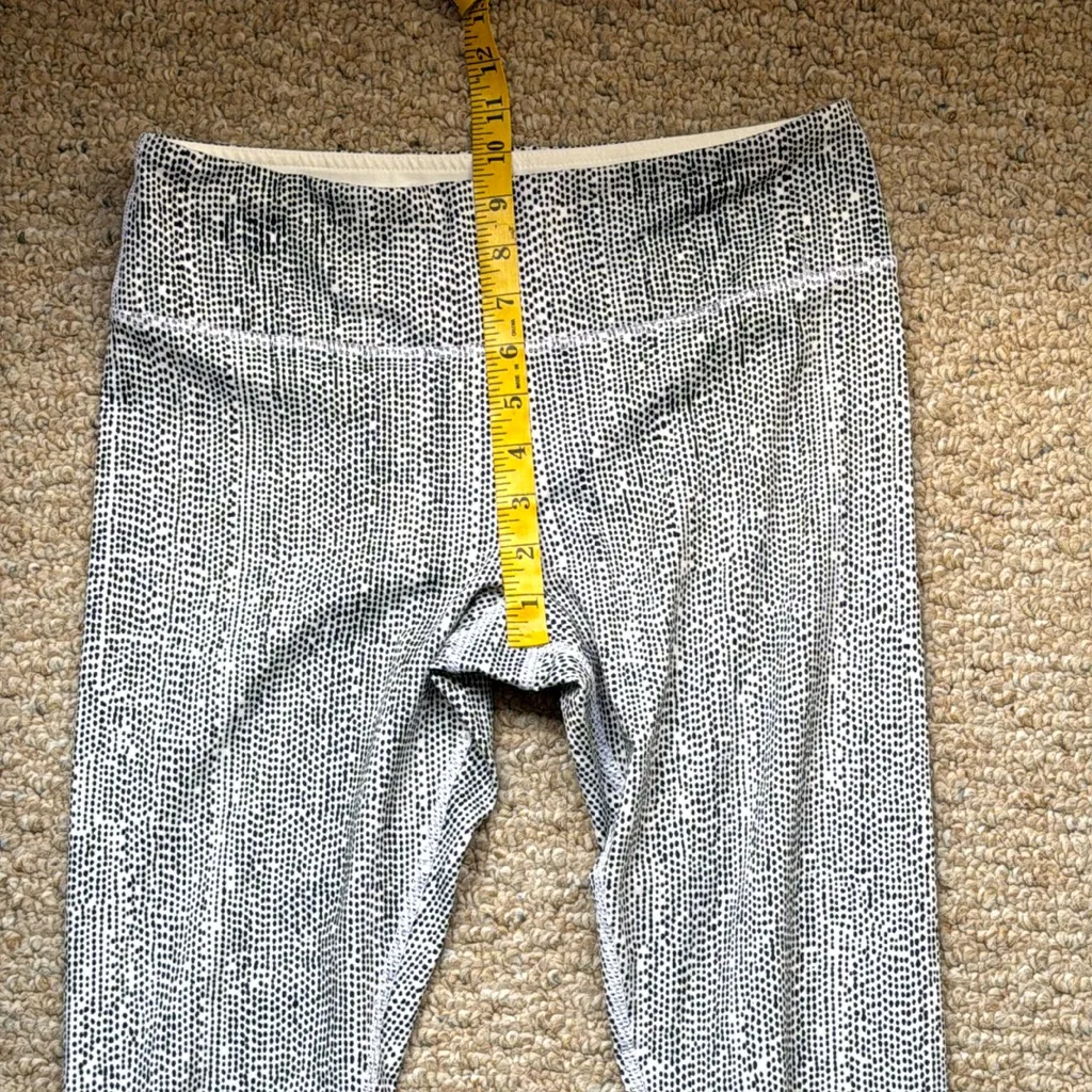 SCORPIO SOL White and Black Workout Tights Size Medium - Image 6