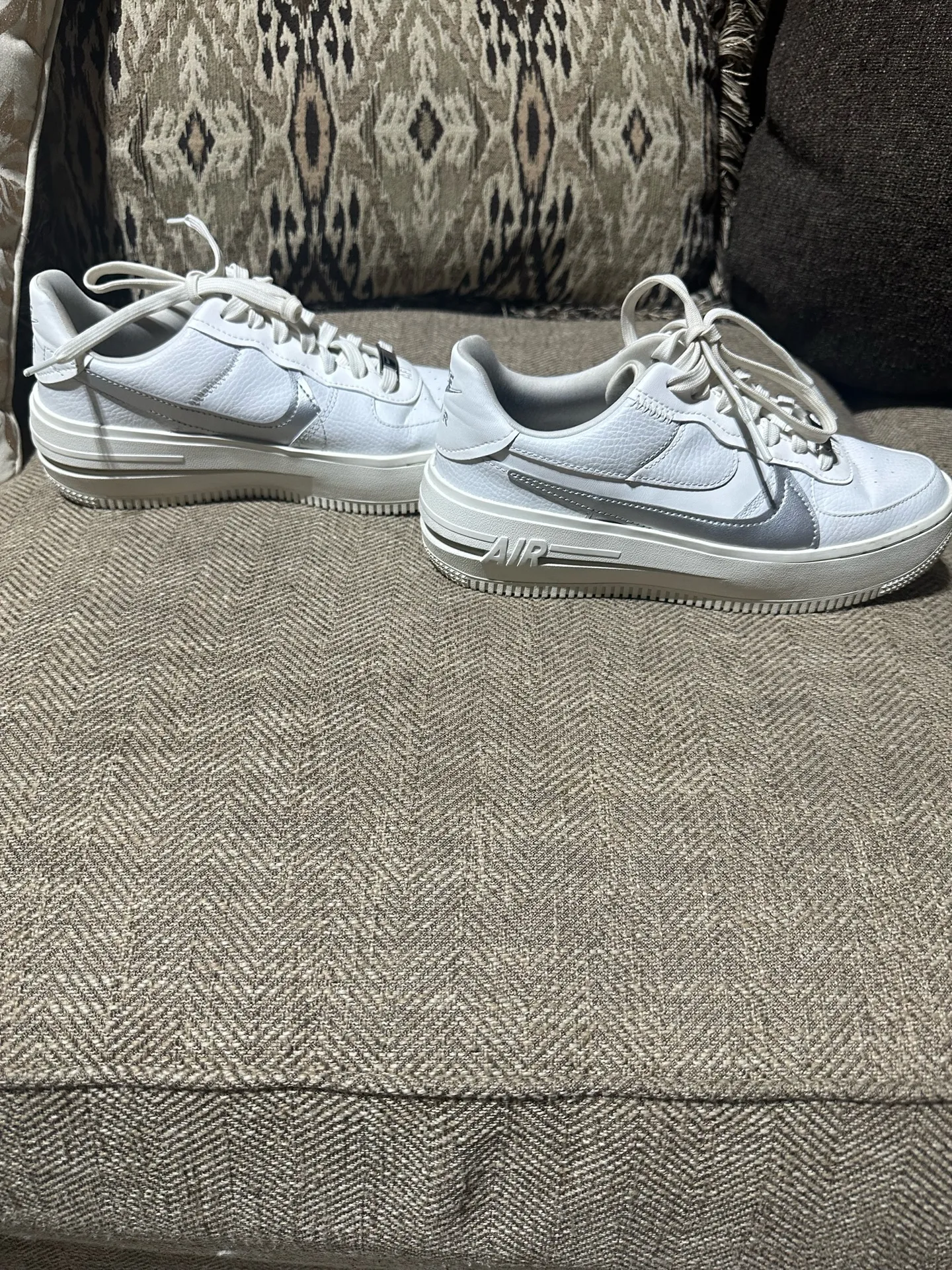 Nike Air Jordan Women’s 7 - Image 8