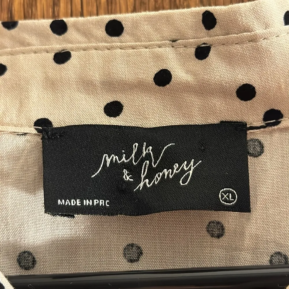 Milk & Honey Crop Top S/S Button Down Polka Dot Cream Black Size XL EUC #1041 - Image 5