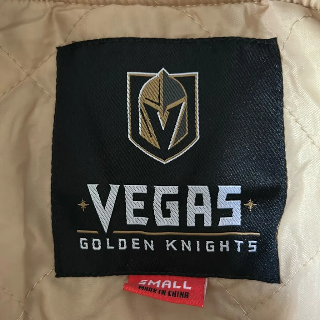 Vegas Golden Knights Women’s‎ Gold Cropped Bomber Puffer Jacket Size Small - Image 9