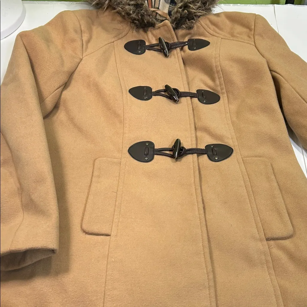 Forever 21 Camel Coat with Faux Fur Trim - Image 11