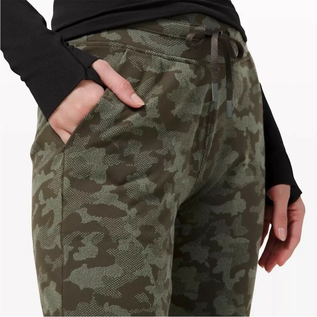 Lululemon Ready to Rulu Jogger 29” in Heritage Camo Dark Olive - Size 4 - Image 4