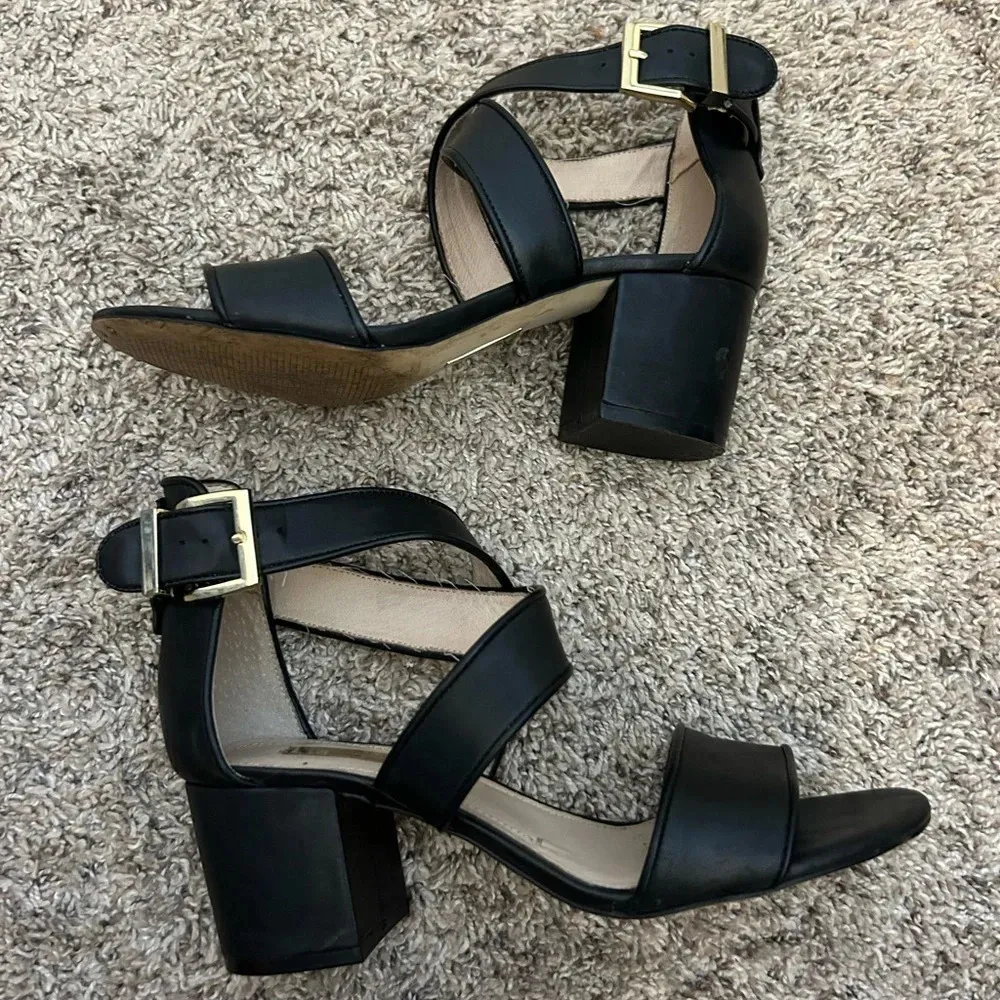 Black heels - Image 2