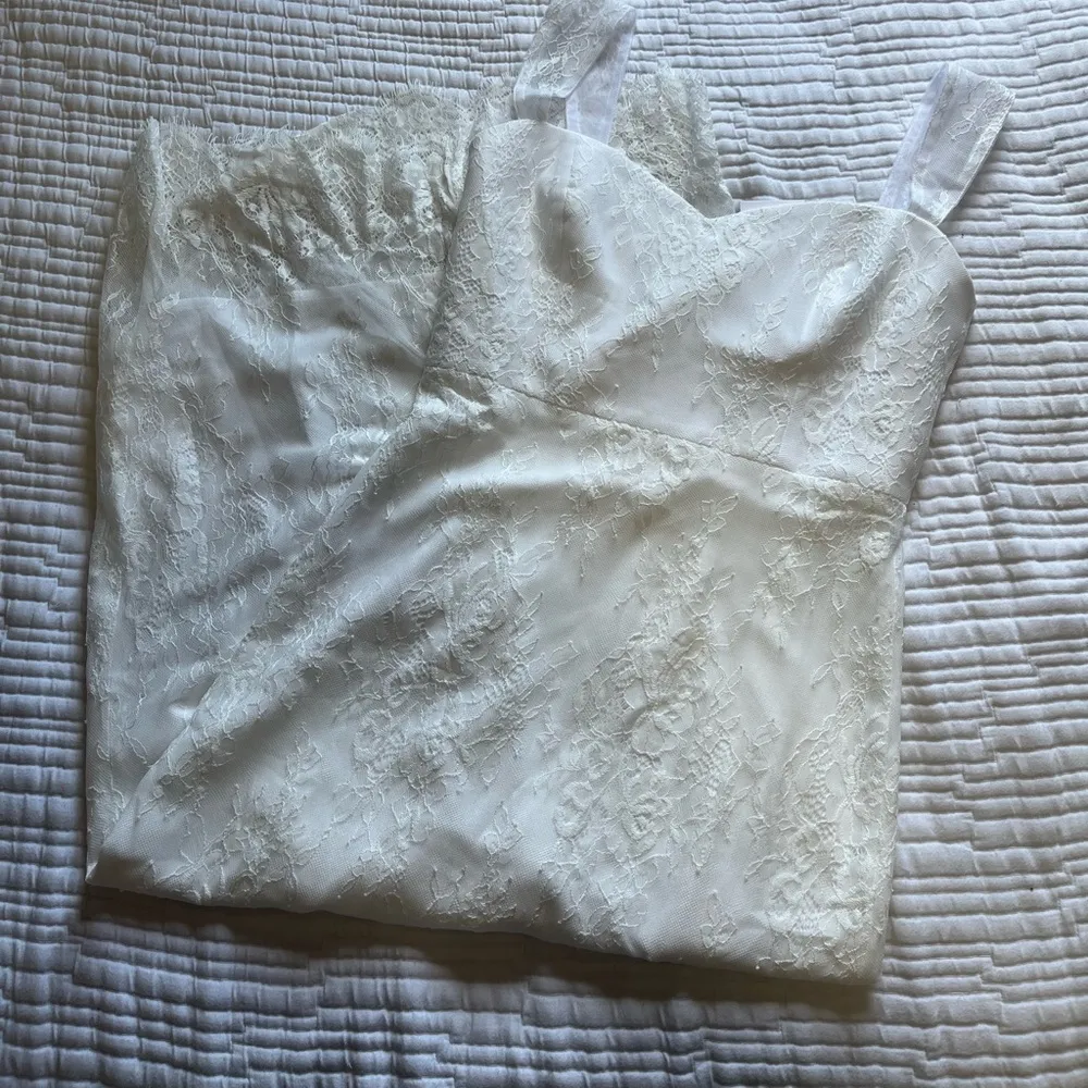 Park and Fifth: Lawson Dress White - Image 7