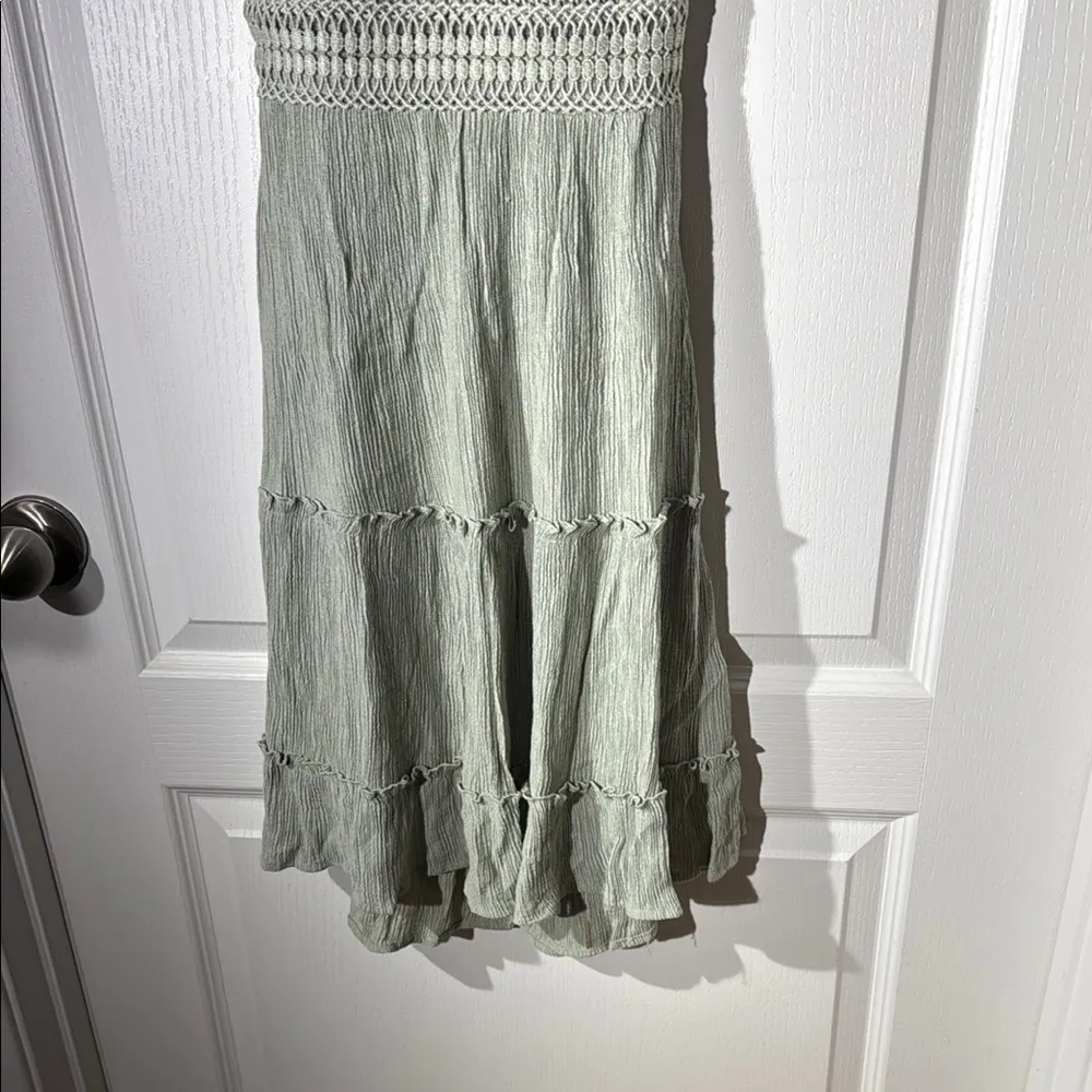 Elegant Green Sleeveless Dress - Image 3