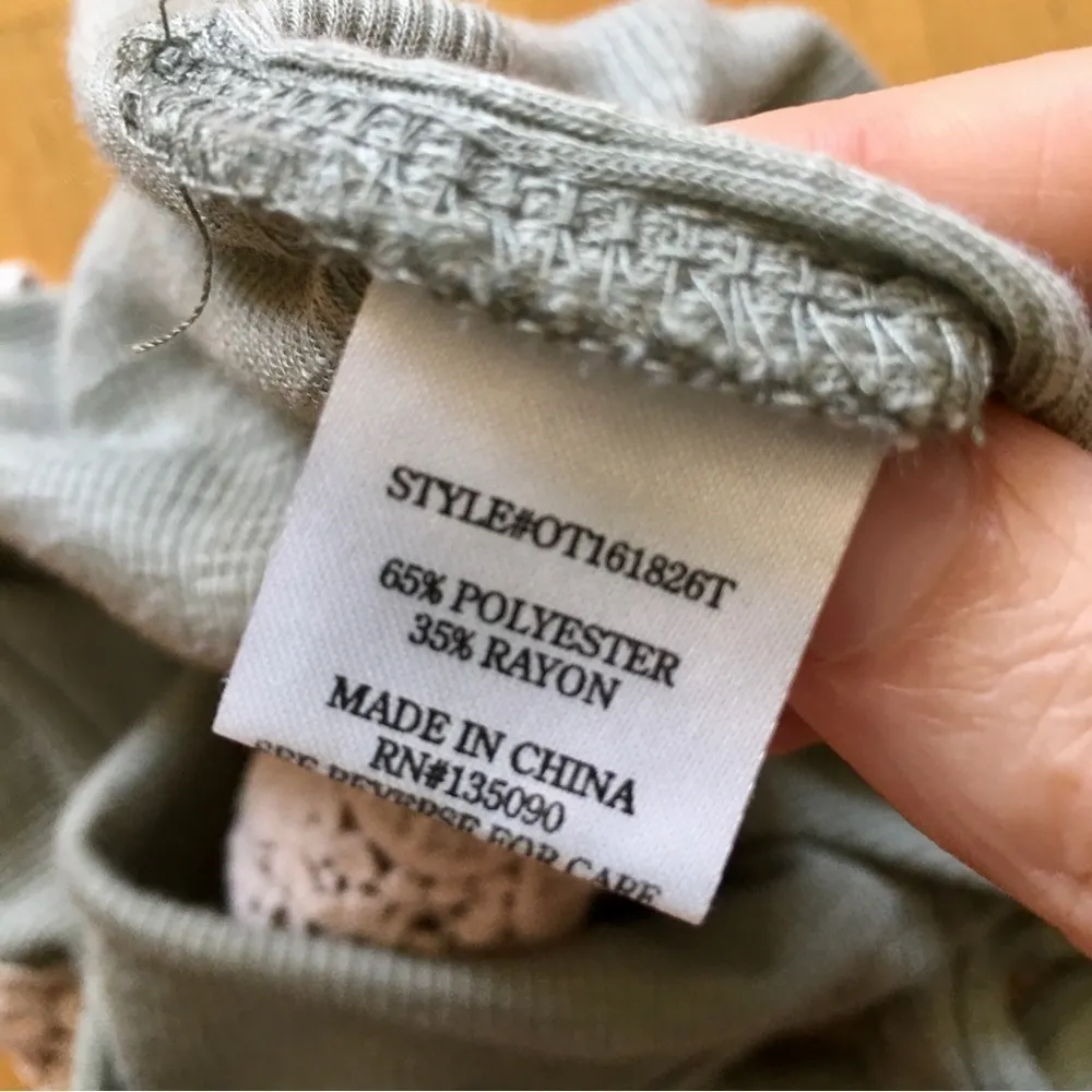 LAST CHANCE! Others Follow Crochet Hem, Ribbed Crop Tank, Green, Cream, Size S - Image 6