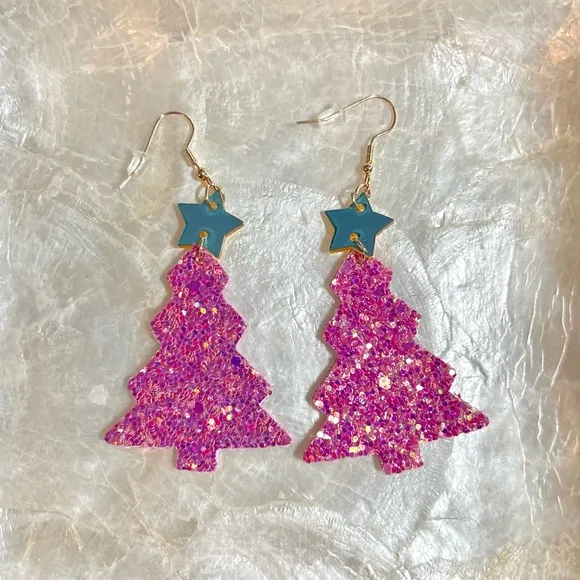 Sparkly Pink Faux Leather Christmas Tree & Star Shaped Dangle Earrings NWT - Image 1