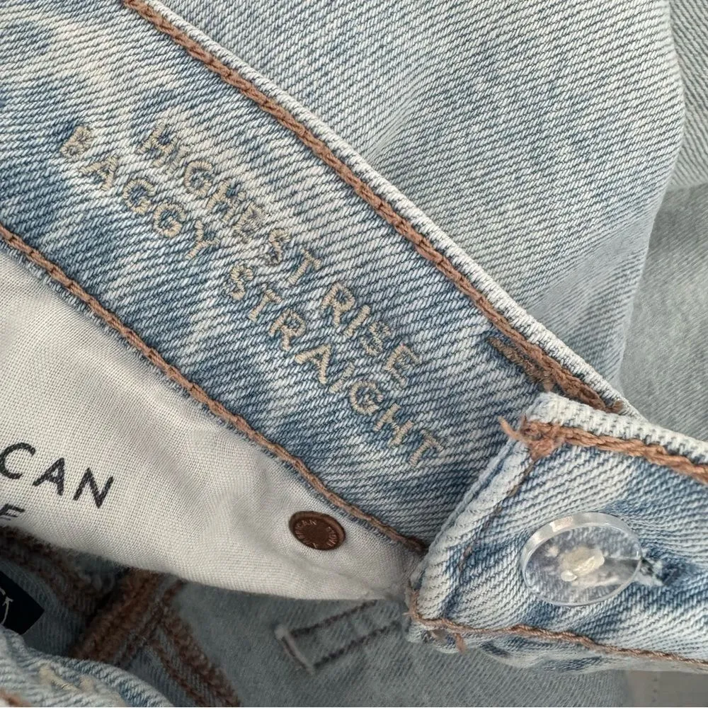 American Eagle Highest Rise Baggy Straight Jeans in Light Wash Size 2 X-Short - Image 16