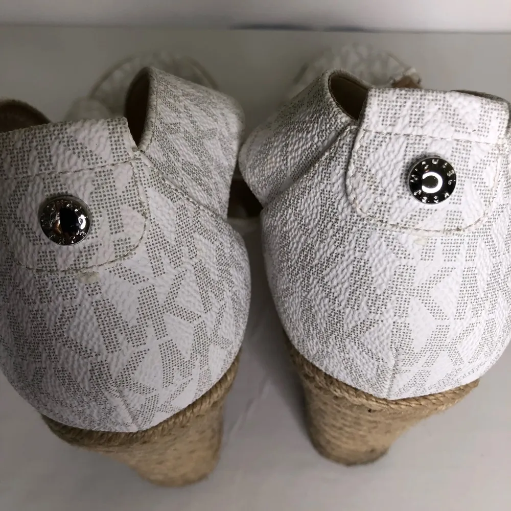 Sz 9.5 Michael Kors Damita Wedge Bright White Mini MK Logo Vanilla - Image 4