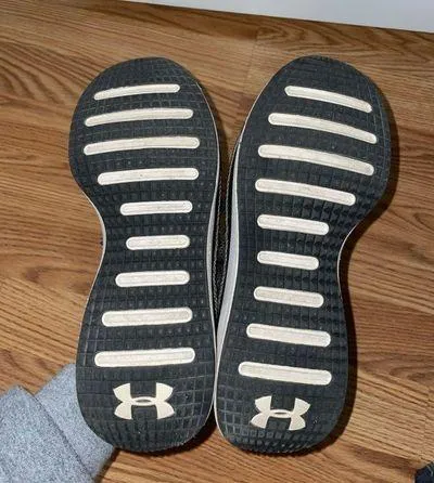 Under Armour Black Running Shoes - Image 3