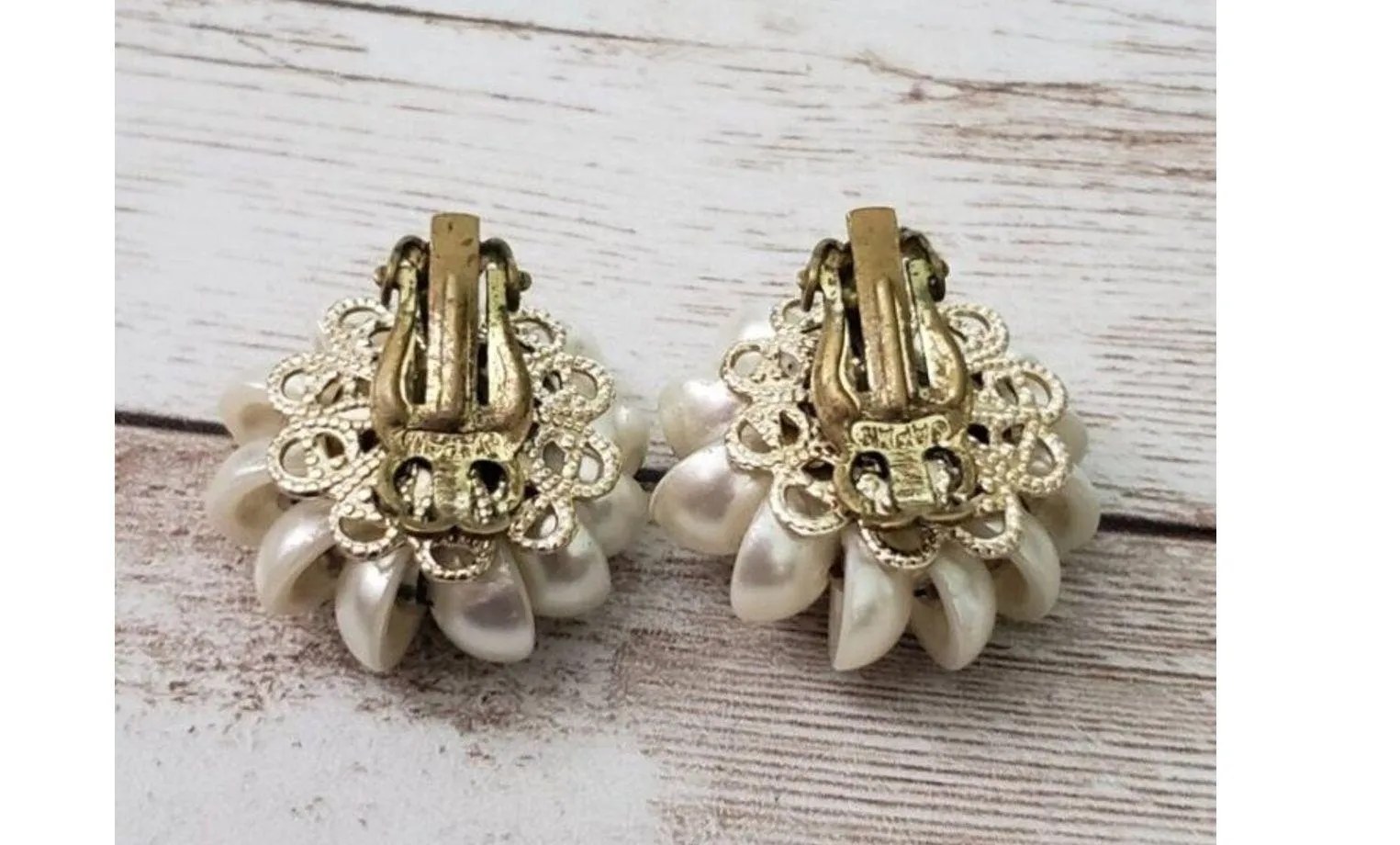 Vintage Clip On Earrings - Image 4