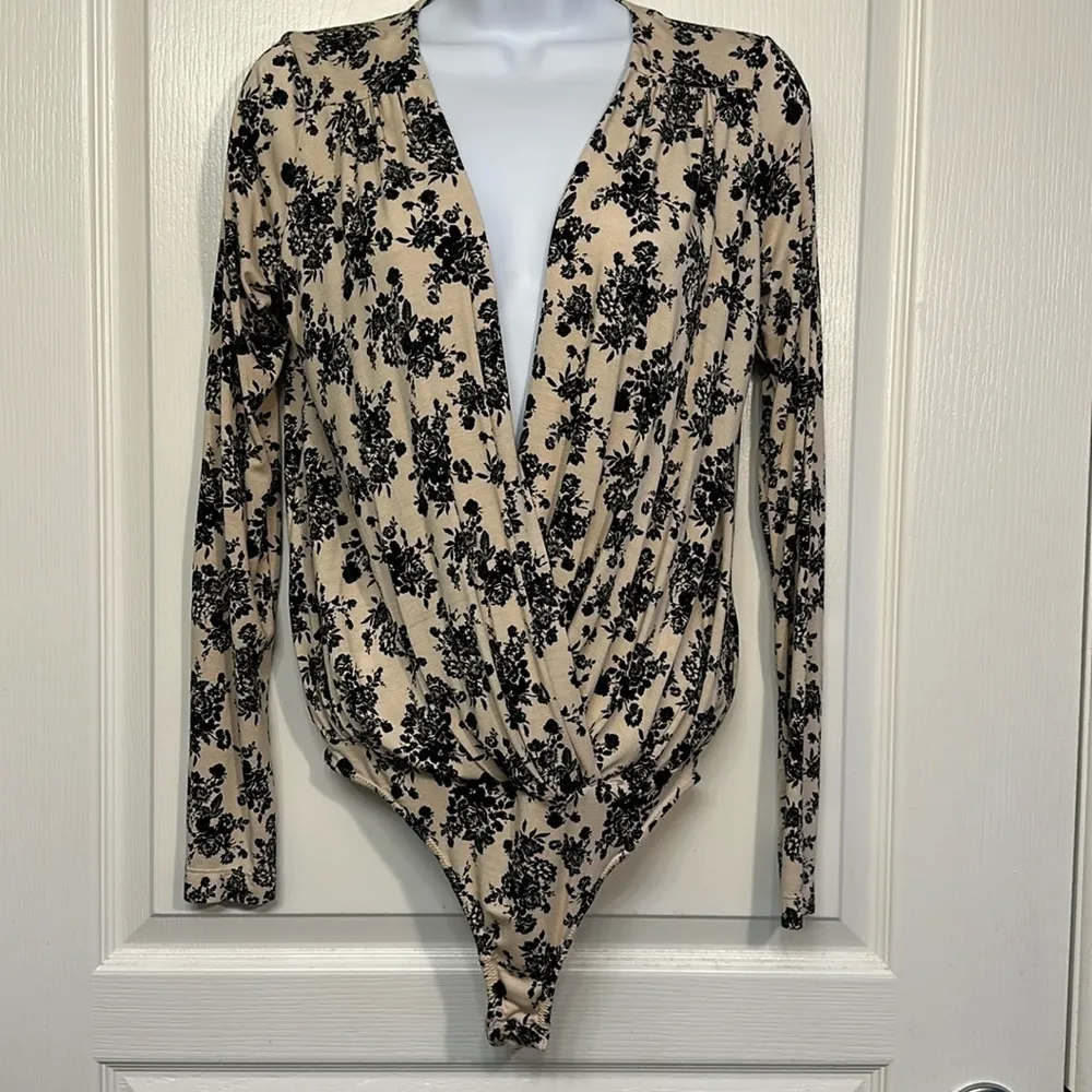 Intimately Free People Tan Black Long Sleeve Bodysuit Floral Small EUC #2273 - Image 2