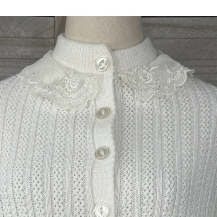 GRAND KNITWEAR Vintage 60s White Button Front Cape/Poncho Lace Neck/Fringe - Image 2