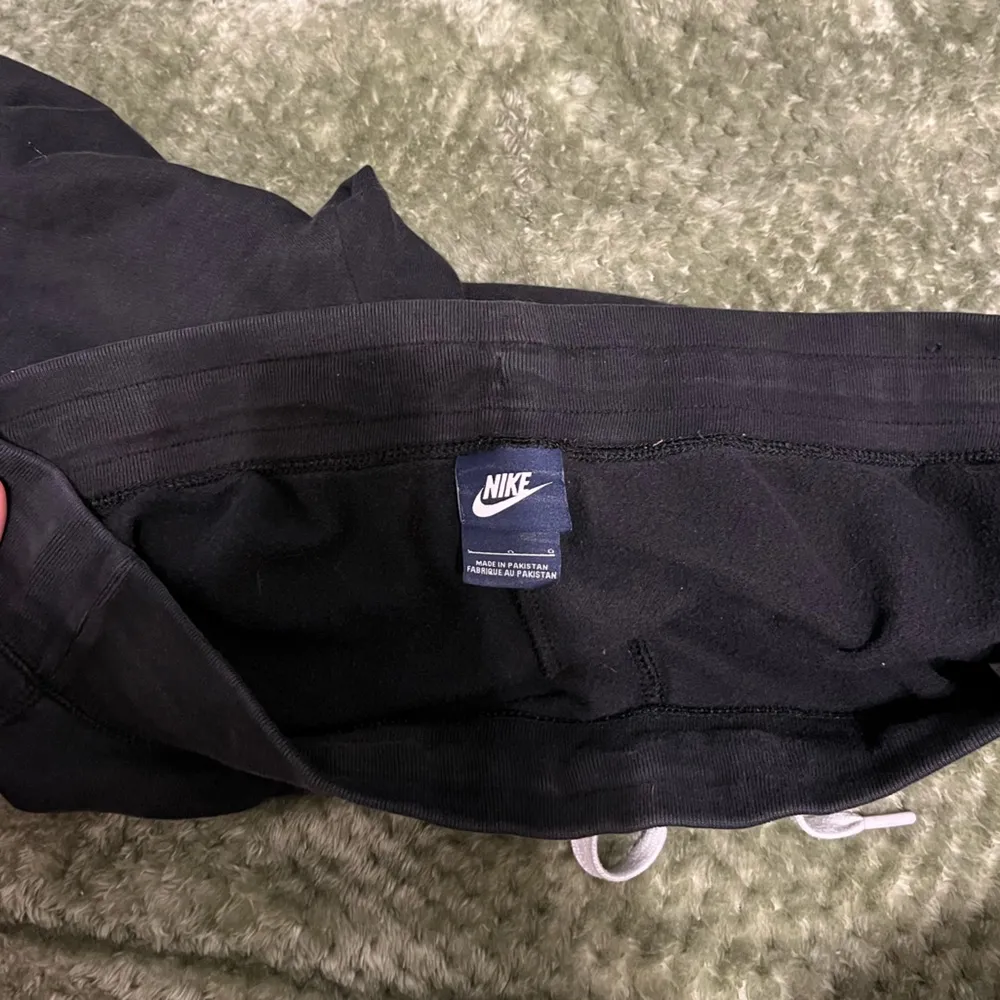 Nike  straight leg sweatpants. - Image 3
