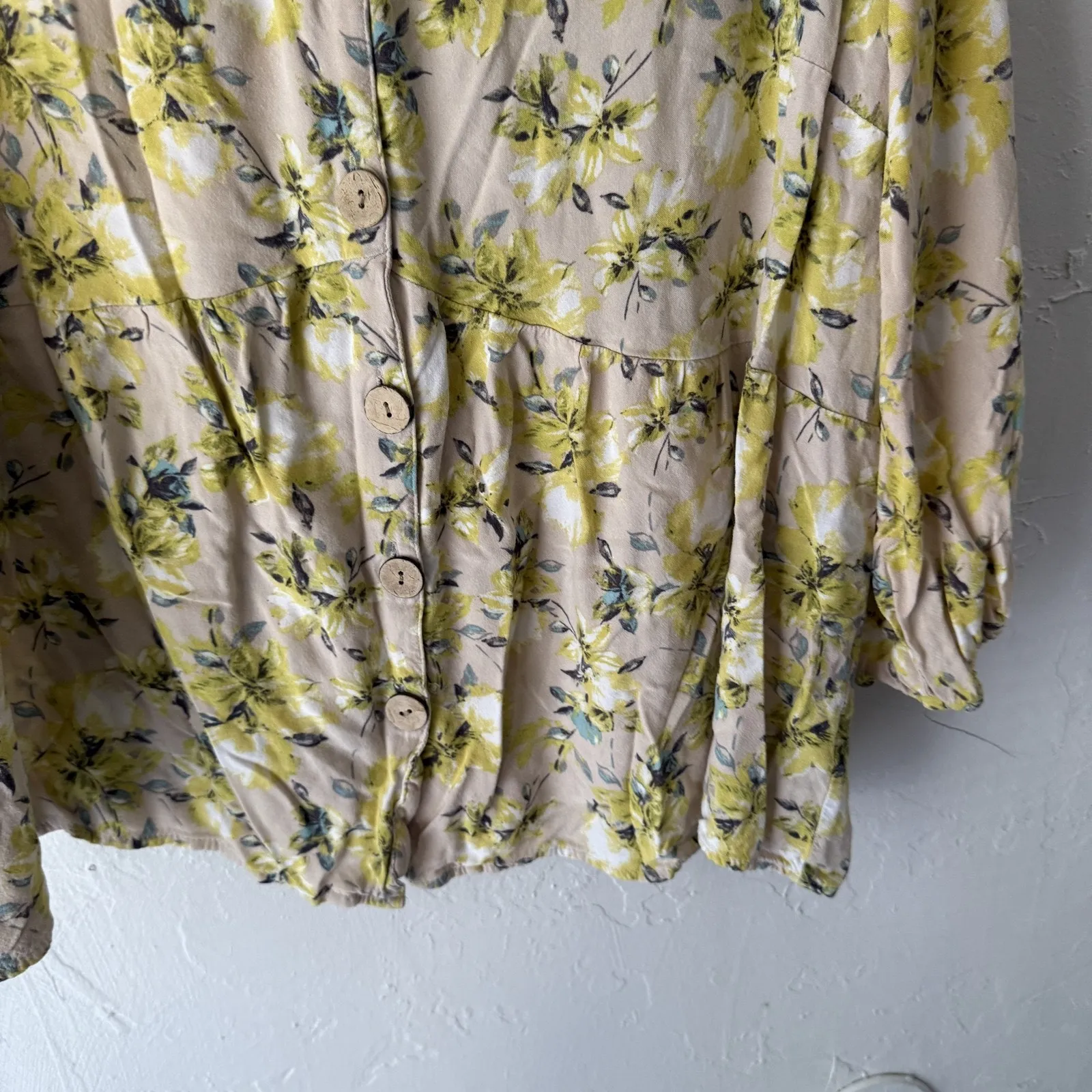Unique Spectrum Blouse Peasant XL Floral‎ Button Front 3/4 Sleeve Rayon Top - Image 3