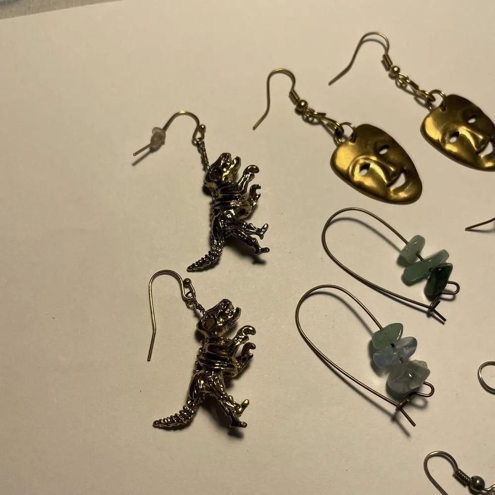 Lot Of 5 Dangle Costume Earrings Pierced Mix Dinosaur / Drama Mask / Planet - Image 8