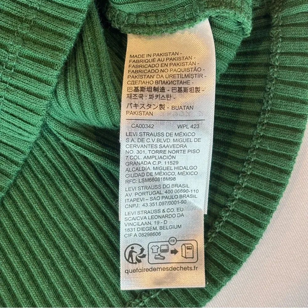 LEVI’S Women’s Green Short Sleeve Ribbed Button Down Cropped Top Large - Image 10